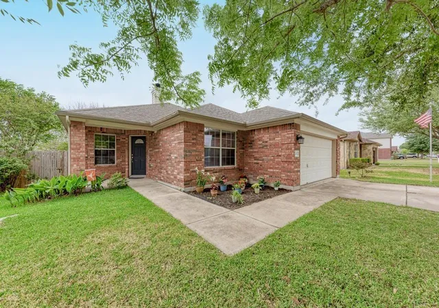 3rd image of 207 Kerley Dr, Hutto, TX 78634 | MLS# 6498455