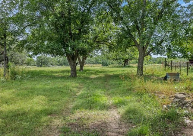 Photo 4 of Single family home for sale at 2005 W Grand Ave, Yoakum, TX 77995 | MLS# 5761831 | Listing updated on 2026-09-24