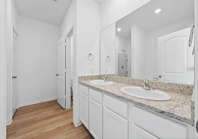 5th image of 104 Captain Dooley Ln, Jarrell, TX 76537 | MLS# 2200403