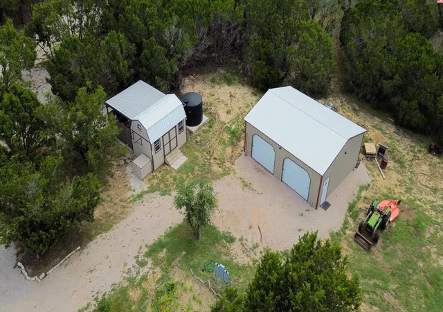 Photo 4 of Single family home for sale at 201 Brothers Ln, Burnet, TX 78611 | MLS# 9873697 | Listing updated on 2026-08-27