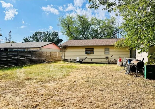 5th image of 6112 Larch Ter, Austin, TX 78741 | MLS# 7157463