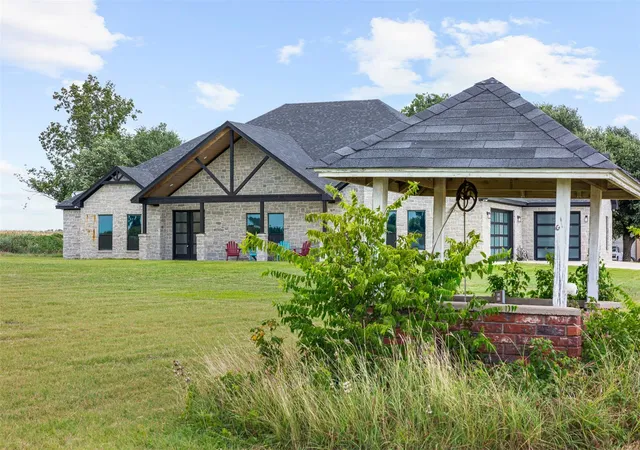 Homes for sale in Buckholts, TX | 6021 N Fm 1915, Buckholts, TX 76518 | MLS# 9828222