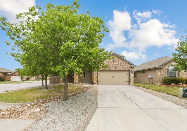 4th image of 301 Serpentine Ln, Jarrell, TX 76537 | MLS# 6399892