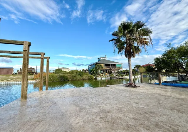 4th image of 127 Copano Cove Rd, Rockport, TX 78382 | MLS# 9863043