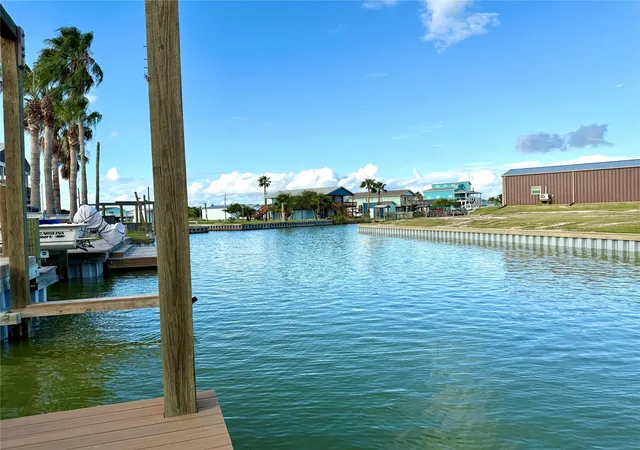 5th image of 127 Copano Cove Rd, Rockport, TX 78382 | MLS# 9863043