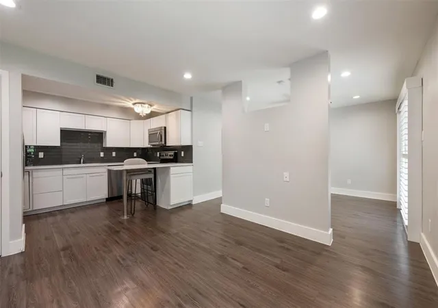 5th image of 935 La Posada Dr #115, Austin, TX 78752 | MLS# 2121379