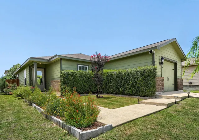 Photo 1 of Single family home for sale at 116 Millers Loop, Jarrell, TX 76537 | MLS# 6840649 | Listing updated on 2026-09-24