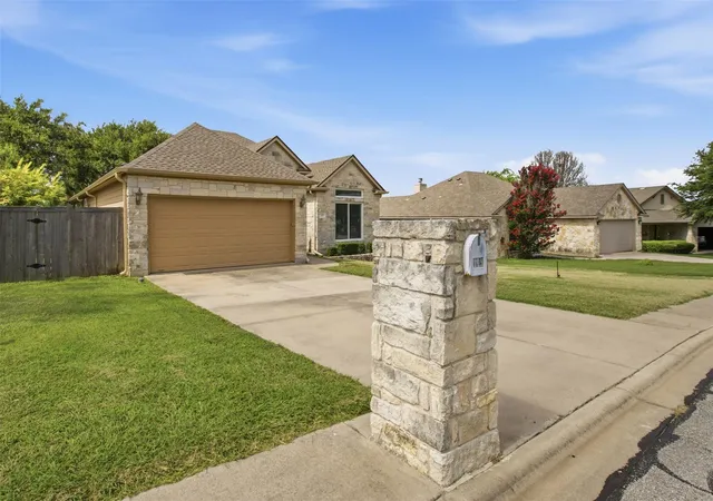 Photo 2 of Single family home for sale at 109 Cailin Ct, Burnet, TX 78611 | MLS# 2371071 | Listing updated on 2026-10-06