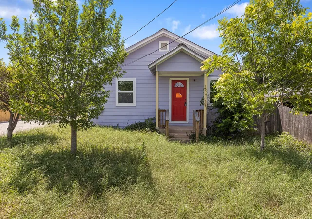Photo 3 of Sale Pending at 7402 Providence Ave, Austin, TX 78752 | MLS# 8481404 | Listing updated on 2026-09-04