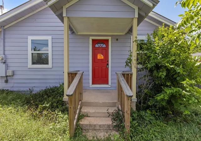 Photo 4 of Sale Pending at 7402 Providence Ave, Austin, TX 78752 | MLS# 8481404 | Listing updated on 2026-09-04