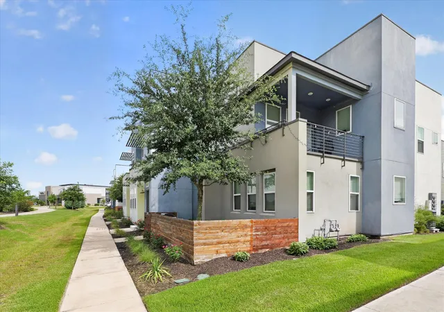 3rd image of 9015 Cattle Baron Path #1102, Austin, TX 78747 | MLS# 4613043