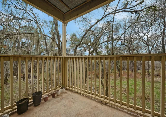 2nd image of 1013 Chestnut St, San Marcos, TX 78666