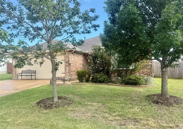Photo 2 of Single family home for sale at 107 Jim Dandy Dr, Elgin, TX 78621 | MLS# 1755602 | Listing updated on 2026-09-21