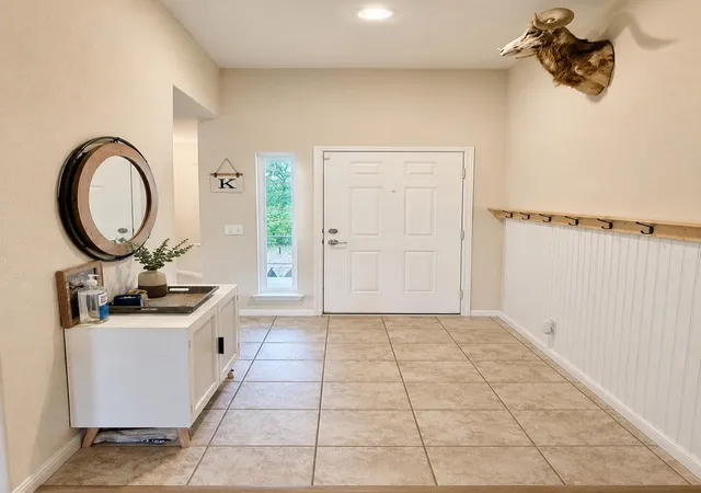 Photo 3 of Single family home for sale at 107 Jim Dandy Dr, Elgin, TX 78621 | MLS# 1755602 | Listing updated on 2026-09-21