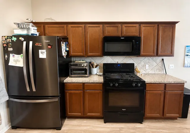 Photo 4 of Single family home for sale at 107 Jim Dandy Dr, Elgin, TX 78621 | MLS# 1755602 | Listing updated on 2026-09-21