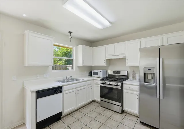 Photo 2 of Single family home for sale at 310 Raintree Dr, Georgetown, TX 78626 | MLS# 9514064 | Listing updated on 2026-10-09