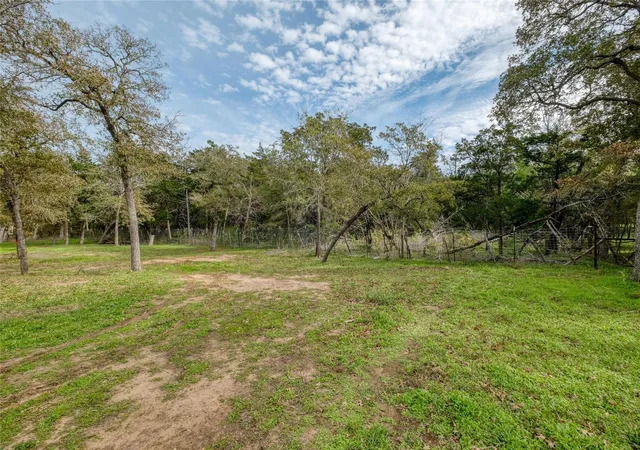 4th image of 201 Artesian Dr, Cedar Creek, TX 78612 | MLS# 3978289