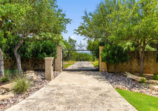 4th image of 201 S Angel Light Dr, Spicewood, TX 78669 | MLS# 1350346