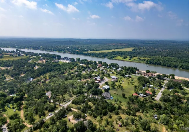 Homes for sale in Kingsland, TX | 297 Link Dr, Kingsland, TX 78639 | MLS# 1797097