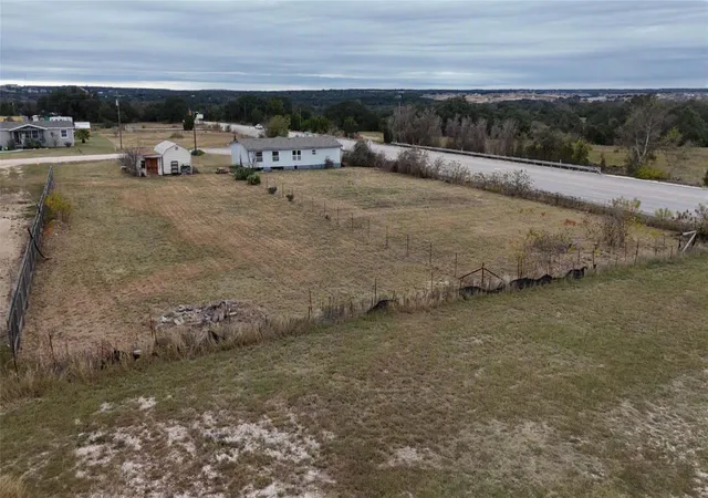 Photo 3 of Manufactured home for sale at 101 Crestview Dr, Liberty Hill, TX 78642 | MLS# 7934109 | Listing updated on 2026-06-29