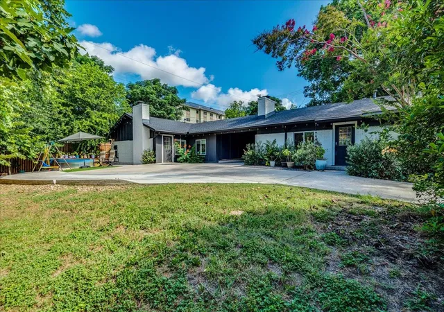 Photo 2 of Single family home for sale at 2506 Audubon Pl, Austin, TX 78741 | MLS# 2116285 | Listing updated on 2026-08-21