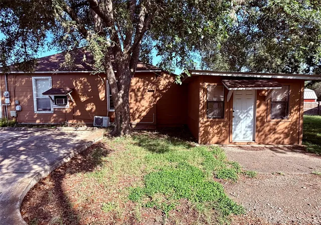 5th image of 711 N Bishop St, San Marcos, TX 78666 | MLS# 2247627