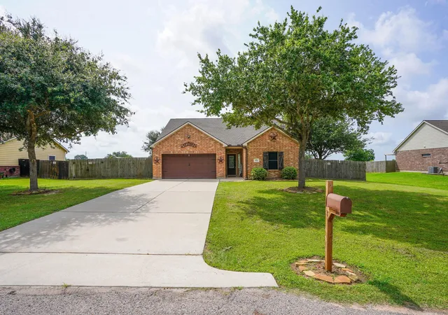 Homes for sale in Sealy, TX | 5942 Wild Flower Rd, Sealy, TX 77474 | MLS# 4530898