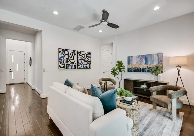 Photo 3 of Sale Pending at 2807 Del Curto Rd #J, Austin, TX 78704 | MLS# 8793447 | Listing updated on 2026-08-13