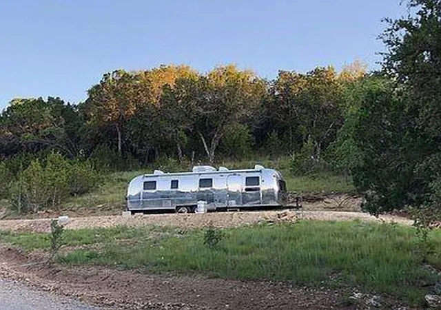 3rd image of 350 Bluff Rd, Spicewood, TX 78669 | MLS# 8115336