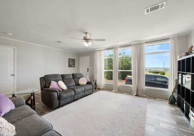 Photo 4 of Sale Pending at 858 County Rd 154, Georgetown, TX 78626 | MLS# 9251756 | Listing updated on 2026-10-18
