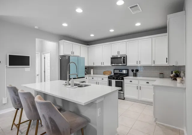 Photo 2 of Single family home for sale at 1140 Kimblewick Dr, Georgetown, TX 78626 | MLS# 2336844 | Listing updated on 2026-09-18