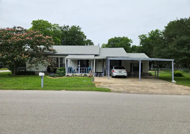 Homes for sale in Caldwell, TX | 1206 W 8th St, Caldwell, TX 77836 | MLS# 6819705