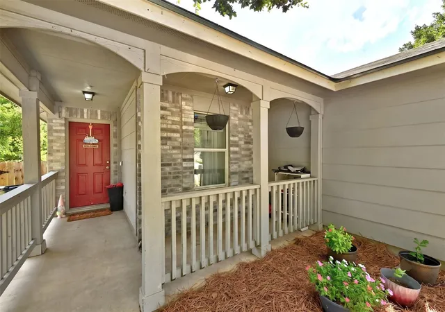 Photo 2 of Single family home for sale at 15001 Arizona Oak Ln, Austin, TX 78724 | MLS# 8178573 | Listing updated on 2026-09-02