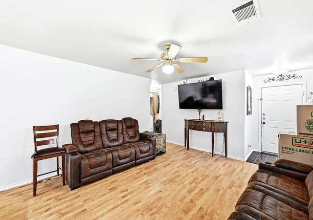 Photo 4 of Single family home for sale at 15001 Arizona Oak Ln, Austin, TX 78724 | MLS# 8178573 | Listing updated on 2026-09-02