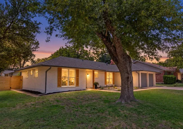 Photo 1 of Single family home for sale at 911 Cripple Crk Dr, Austin, TX 78758 | MLS# 2634138 | Listing updated on 2026-10-23
