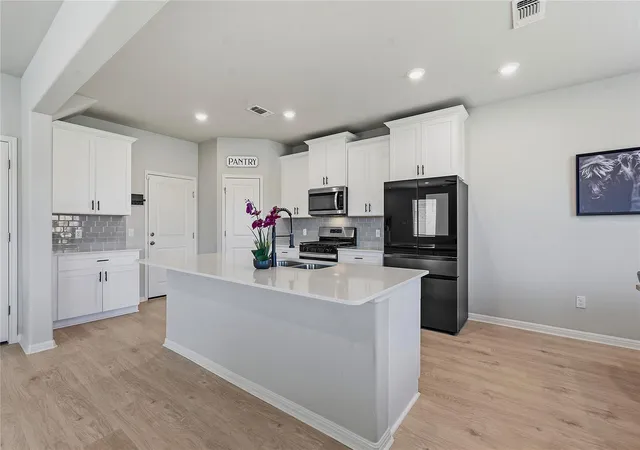 Photo 4 of Single family home for sale at 596 Backstays Loop, Kyle, TX 78640 | MLS# 9370134 | Listing updated on 2026-10-08
