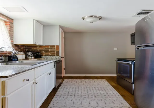 Listing Photo 3 - Condo for sale in building located at 3417 Willowrun Dr, Austin, TX 78704 - Unit #C
