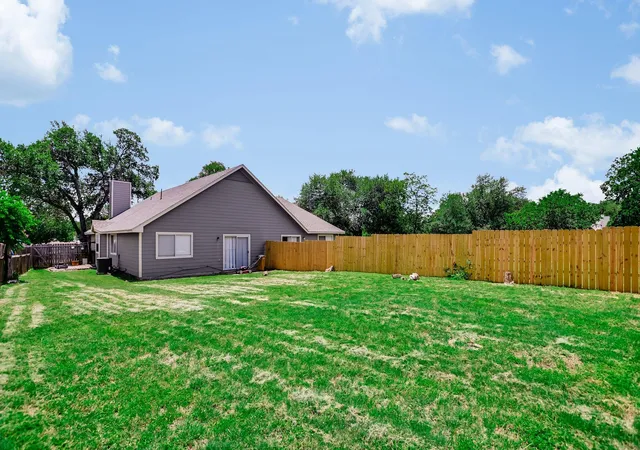 10th image of 11708 Kings View Ct #A and B, Austin, TX 78750 | MLS# 6511851