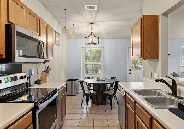 Photo 2 of Single family home for sale at 602 Creston St, Hutto, TX 78634 | MLS# 7123244 | Listing updated on 2026-08-19