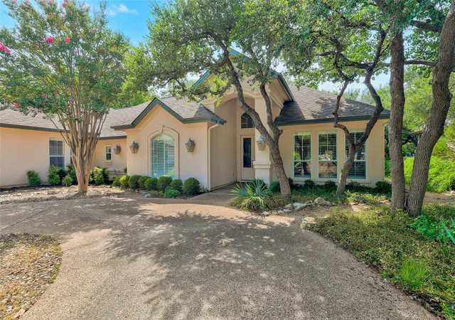 Photo 1 of Single family home for sale at 33 Meadows End, Georgetown, TX 78628 | MLS# 9052453 | Listing updated on 2026-08-12
