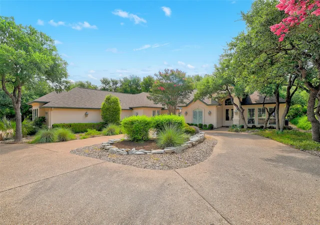 Photo 2 of Single family home for sale at 33 Meadows End, Georgetown, TX 78628 | MLS# 9052453 | Listing updated on 2026-08-12