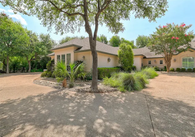 Photo 3 of Single family home for sale at 33 Meadows End, Georgetown, TX 78628 | MLS# 9052453 | Listing updated on 2026-08-12