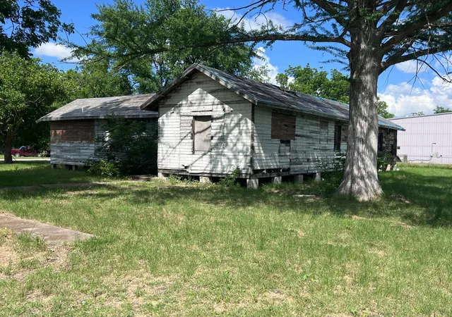 4th image of 241 N Lucy St, Bartlett, TX 76511 | MLS# 1782613