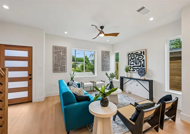 Photo 4 of Single family home for sale at 513 W Odell St #A, Austin, TX 78752 | MLS# 8756171 | Listing updated on 2026-09-05