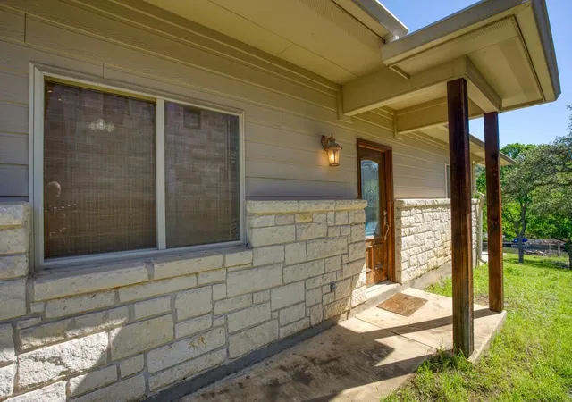 Homes for sale in Sunrise Beach, TX | 333 Sandy Mountain Dr, Sunrise Beach, TX 78643 | MLS# 5641282