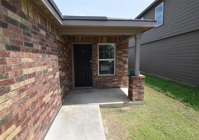 2nd image of 1375 Amy Dr, Kyle, TX 78640 | MLS# 8432075