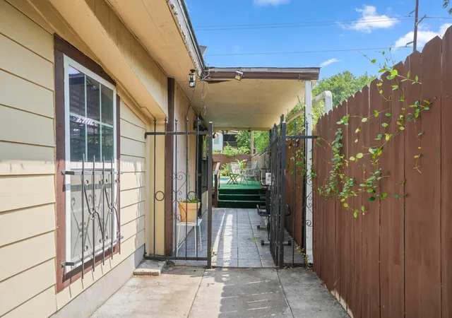 Photo 2 of Single family home for sale at 1908 Holly St, Austin, TX 78702 | MLS# 4600837 | Listing updated on 2026-08-31