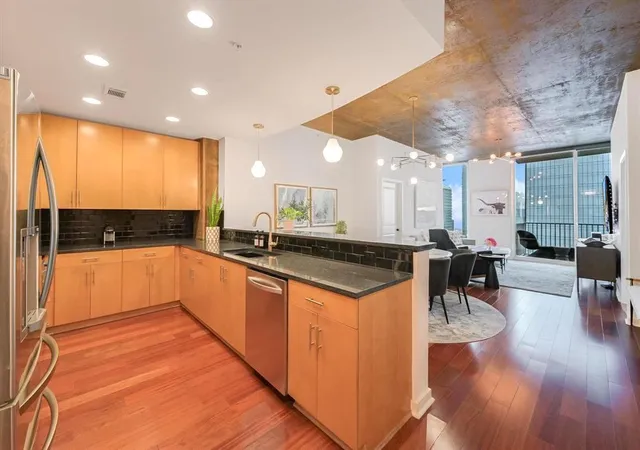 2nd image of 360 Nueces St #3609, Austin, TX 78701 | MLS# 5066987