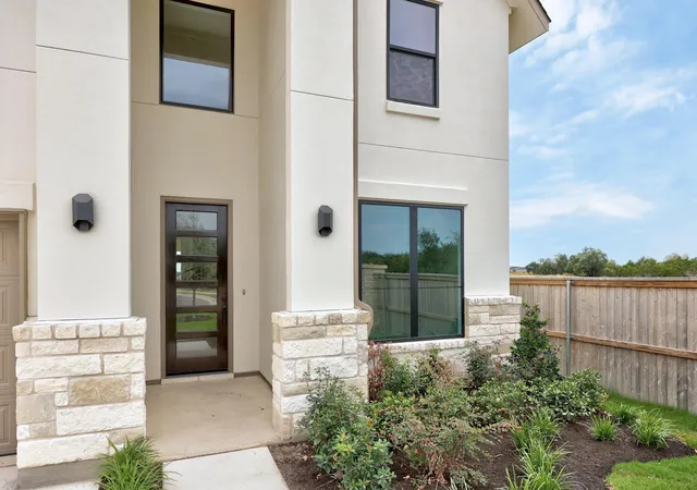 Photo 2 of Sale Pending at 517 Snakeroot Trl, Georgetown, TX 78633 | MLS# 9230386 | Listing updated on 2026-10-20
