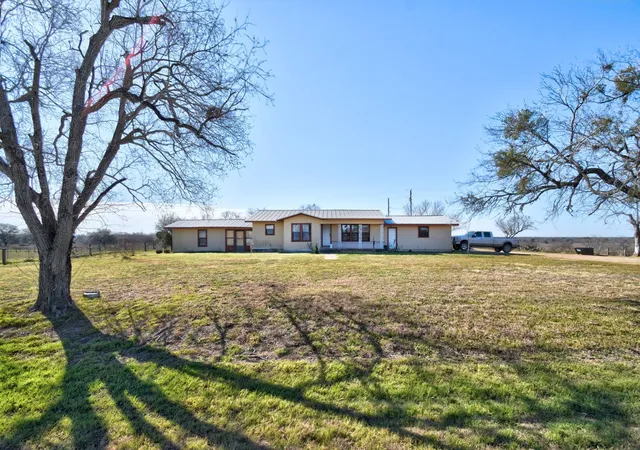 Homes for sale in Smiley, TX | 1017 Us Hwy 87 E, Smiley, TX 78159 | MLS# 6573785